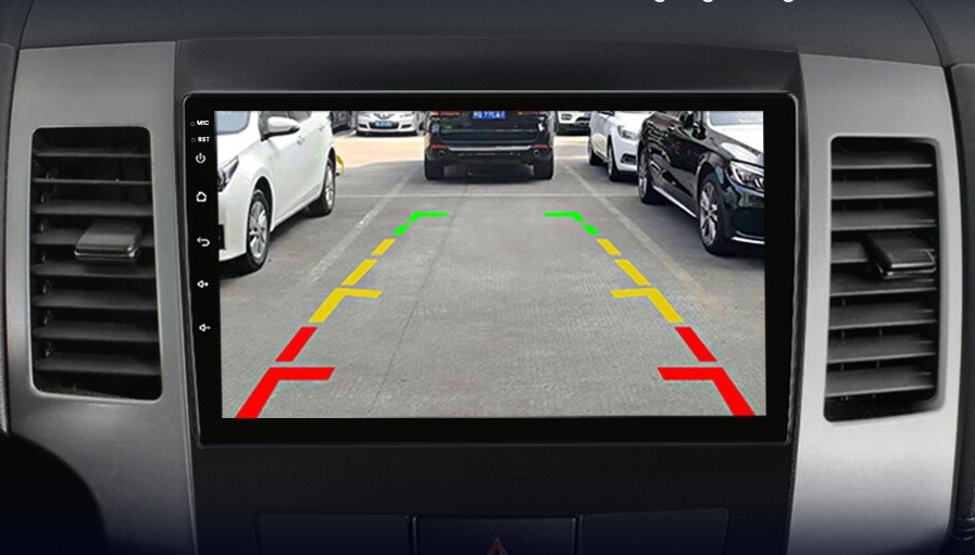 Mitsubishi Outlander 2005–2011 tolatókamera kép színes segédvonalakkal Android kijelzőn